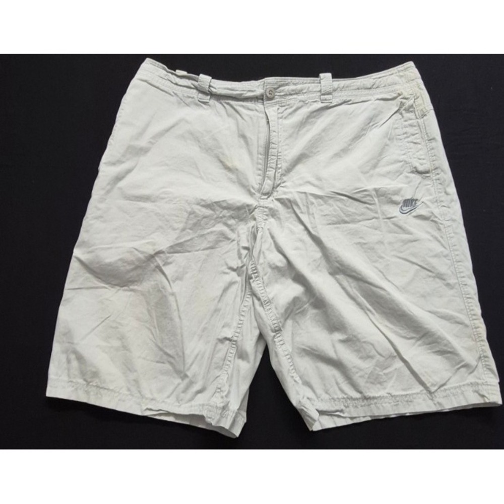 Nike Sportswear men's light gray athletic chino shorts XL flat front 100% cotton